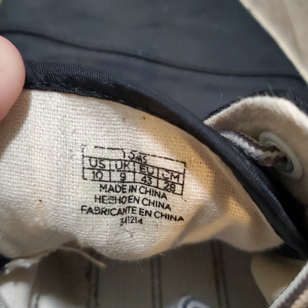 Shoe - Picture 3 of 3
